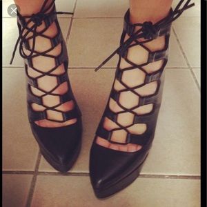 BCBGenaration Alfredo platform wedge  bootie